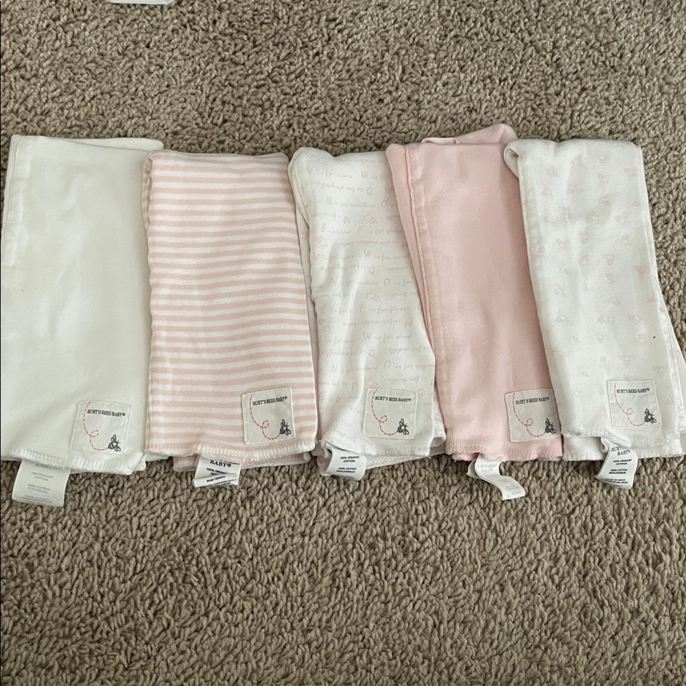 Burt’s Bees 5 pack Baby Burp Cloths Set in Pink and White